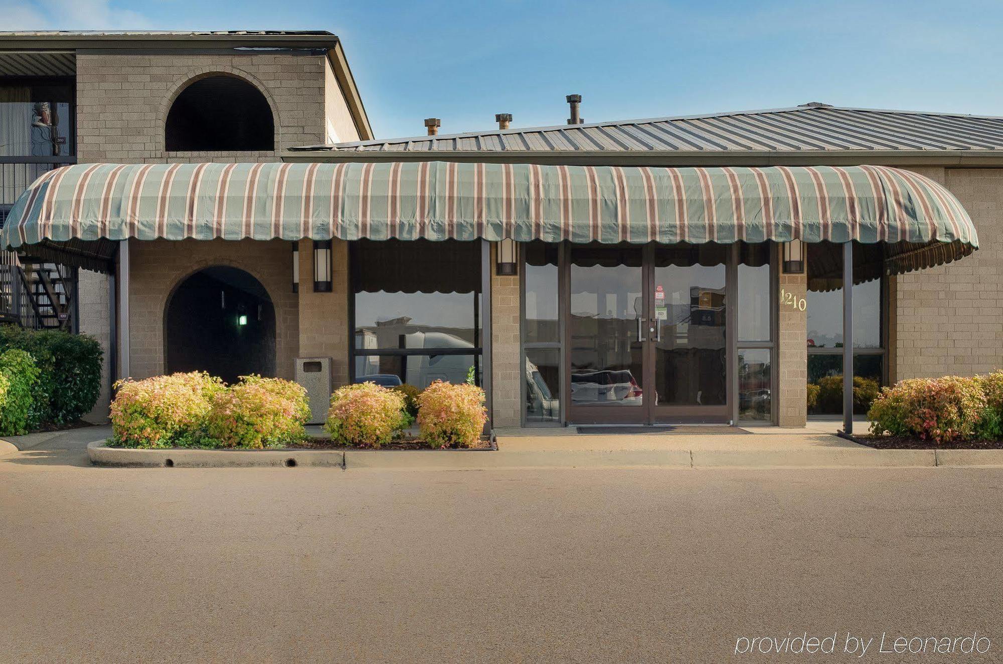 Quality Inn Columbus, Ms Екстер'єр фото