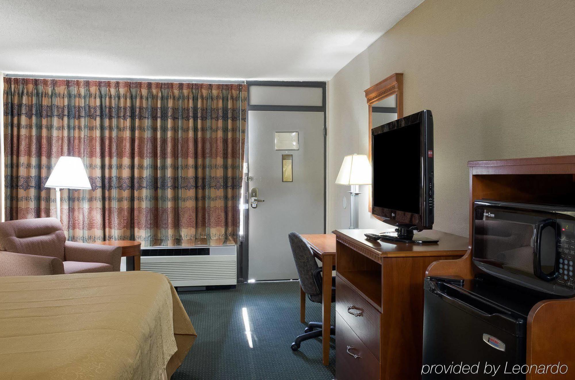 Quality Inn Columbus, Ms Екстер'єр фото